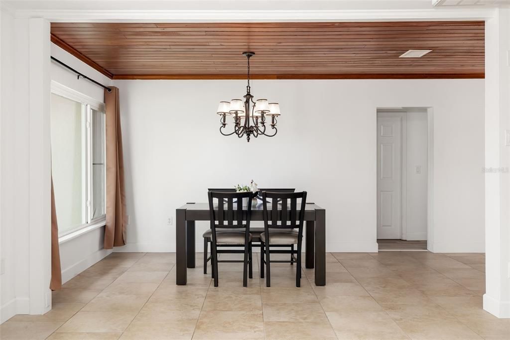 Active With Contract: $598,000 (4 beds, 2 baths, 1919 Square Feet)