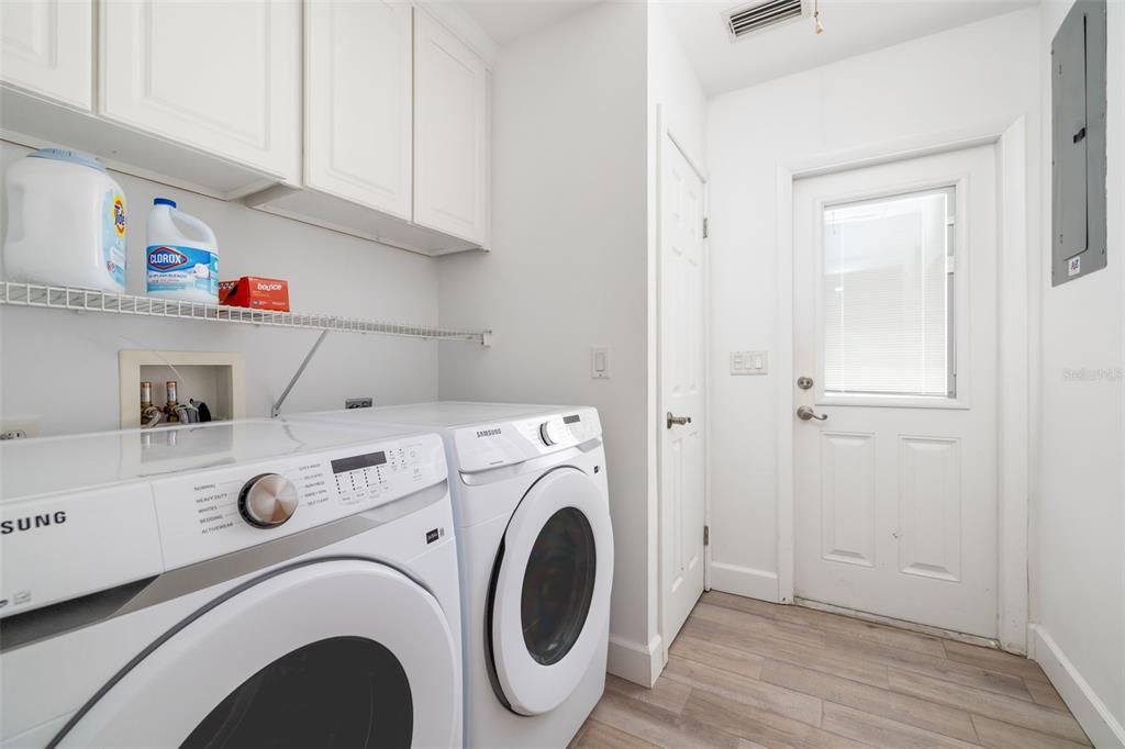 Active With Contract: $598,000 (4 beds, 2 baths, 1919 Square Feet)