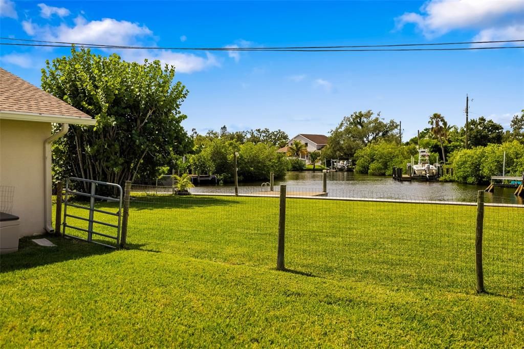 Active With Contract: $598,000 (4 beds, 2 baths, 1919 Square Feet)