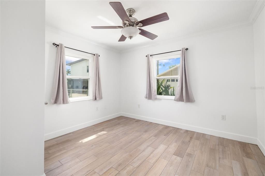 Active With Contract: $598,000 (4 beds, 2 baths, 1919 Square Feet)