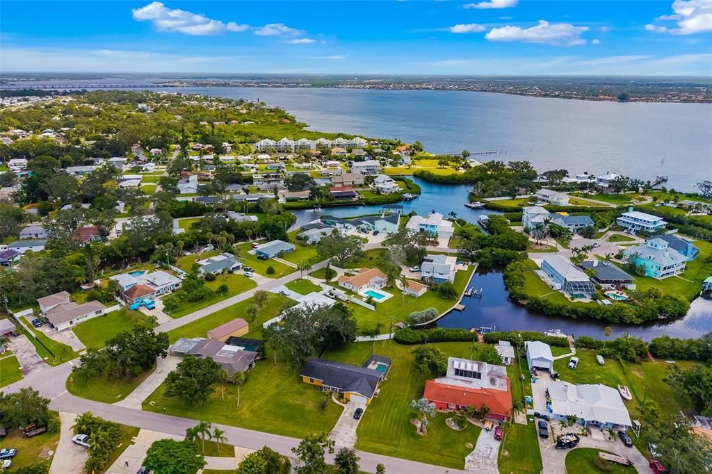 Active With Contract: $598,000 (4 beds, 2 baths, 1919 Square Feet)