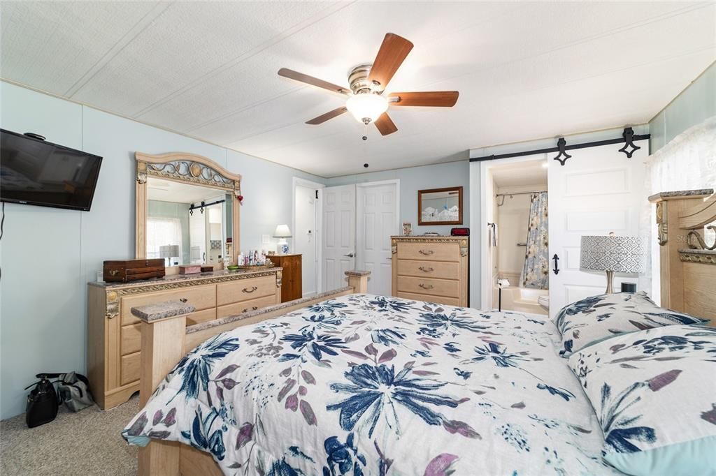 En Venta: $249,900 (3 camas, 2 baños, 1330 Pies cuadrados)