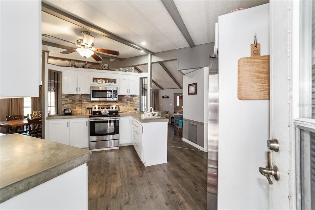 En Venta: $249,900 (3 camas, 2 baños, 1330 Pies cuadrados)