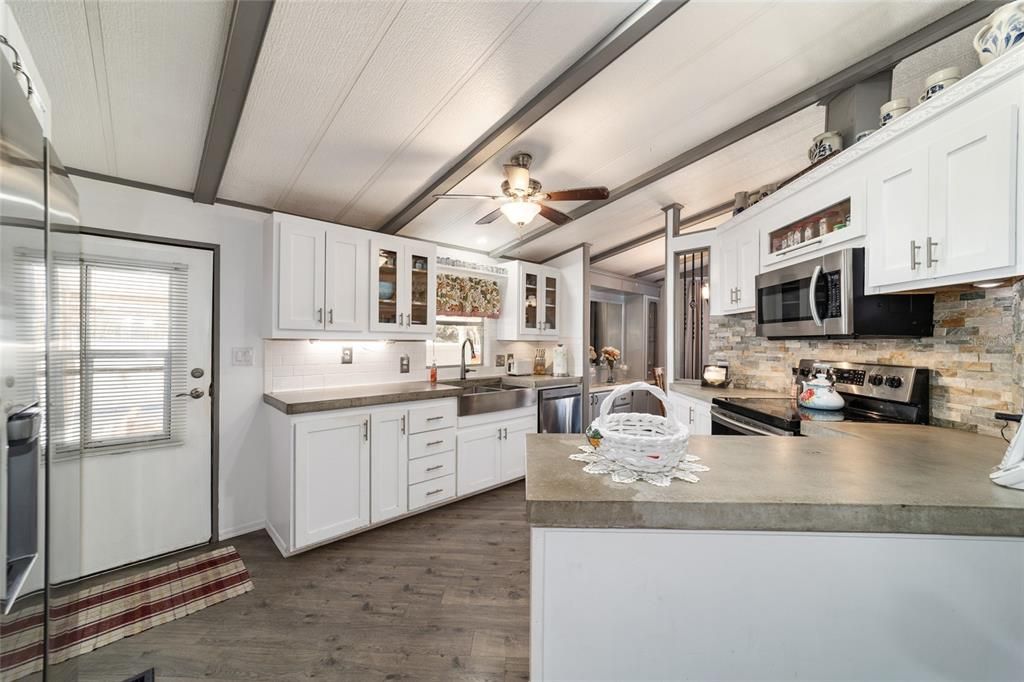 En Venta: $249,900 (3 camas, 2 baños, 1330 Pies cuadrados)