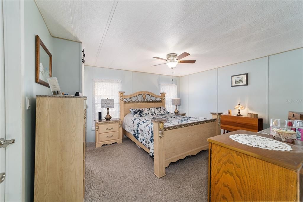 En Venta: $249,900 (3 camas, 2 baños, 1330 Pies cuadrados)