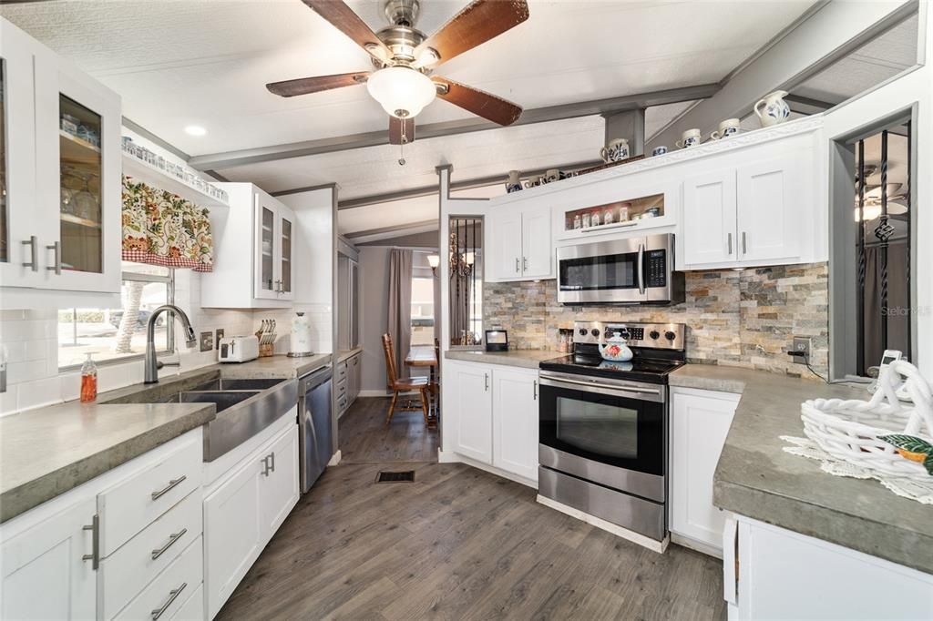 En Venta: $249,900 (3 camas, 2 baños, 1330 Pies cuadrados)