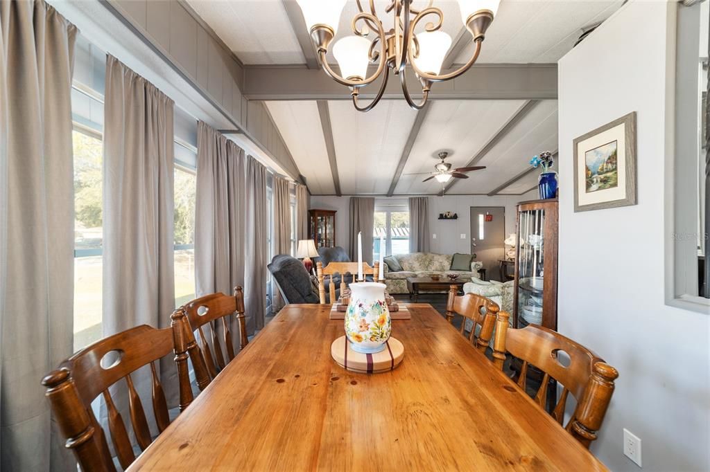 En Venta: $249,900 (3 camas, 2 baños, 1330 Pies cuadrados)