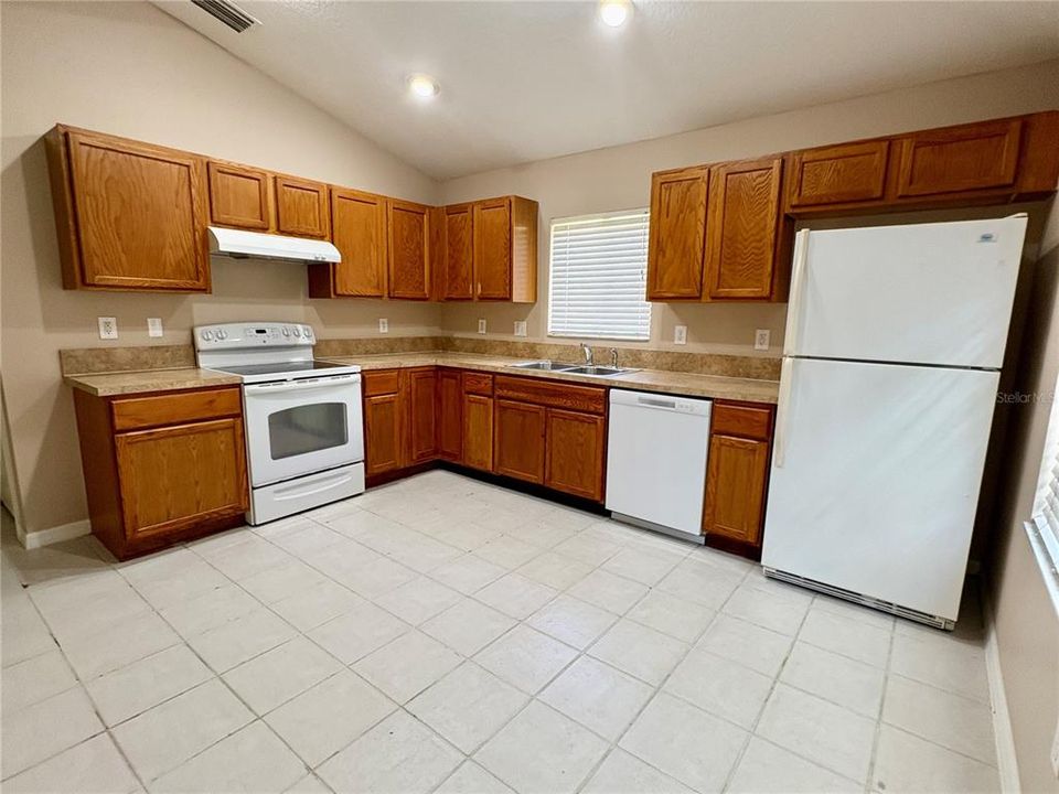 For Rent: $1,795 (3 beds, 2 baths, 1400 Square Feet)