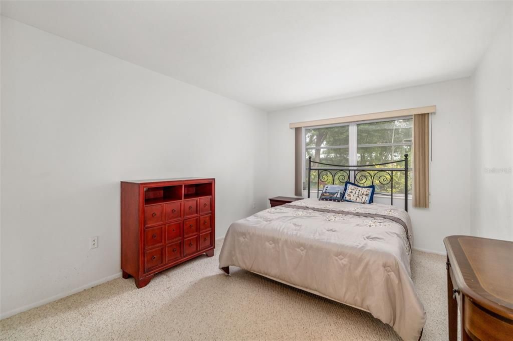 待售: $100,000 (2 贝兹, 1 浴室, 744 平方英尺)