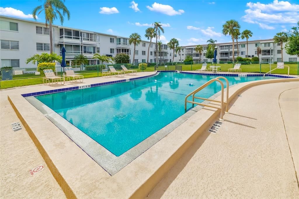 待售: $100,000 (2 贝兹, 1 浴室, 744 平方英尺)