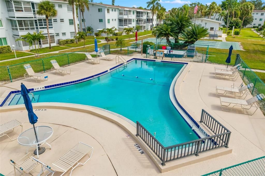 待售: $100,000 (2 贝兹, 1 浴室, 744 平方英尺)