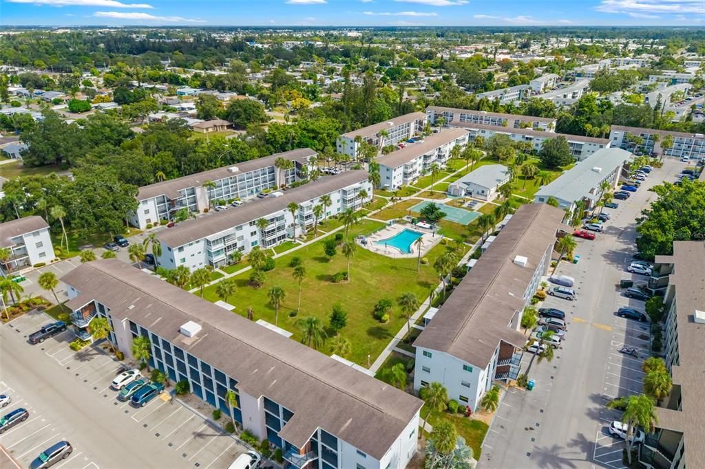 待售: $100,000 (2 贝兹, 1 浴室, 744 平方英尺)