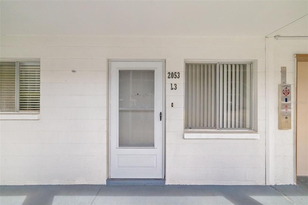 待售: $100,000 (2 贝兹, 1 浴室, 744 平方英尺)