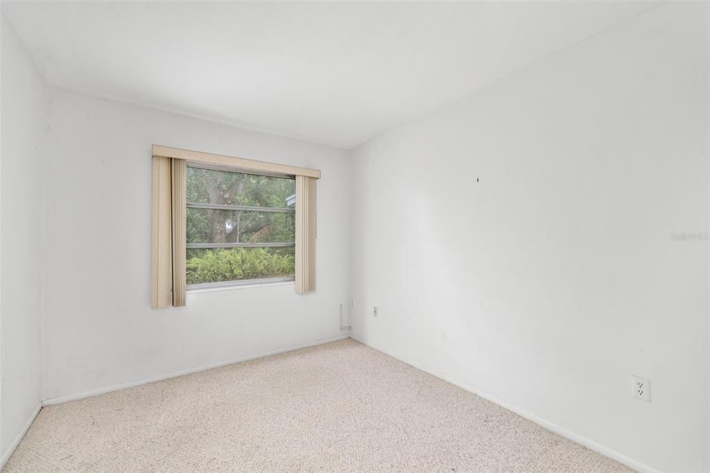 待售: $100,000 (2 贝兹, 1 浴室, 744 平方英尺)