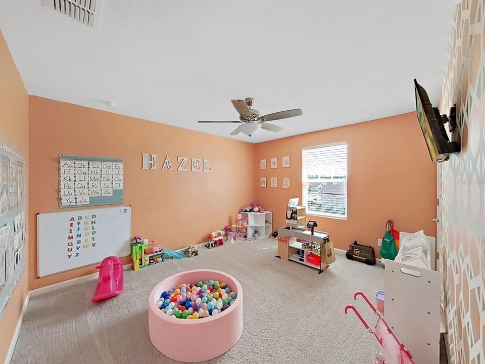 En Venta: $355,000 (4 camas, 3 baños, 2260 Pies cuadrados)