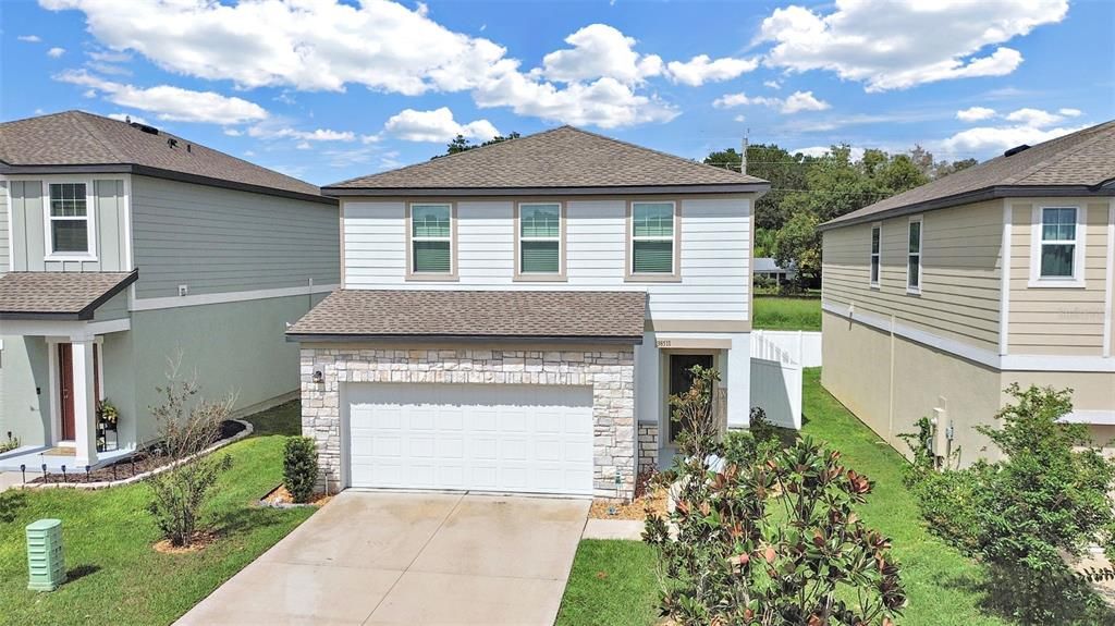 En Venta: $355,000 (4 camas, 3 baños, 2260 Pies cuadrados)