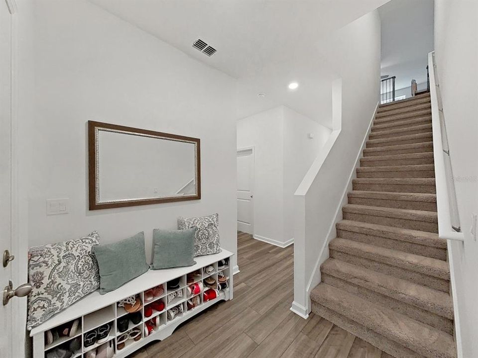 En Venta: $355,000 (4 camas, 3 baños, 2260 Pies cuadrados)