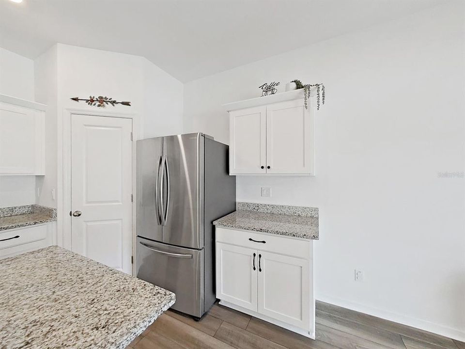 En Venta: $355,000 (4 camas, 3 baños, 2260 Pies cuadrados)