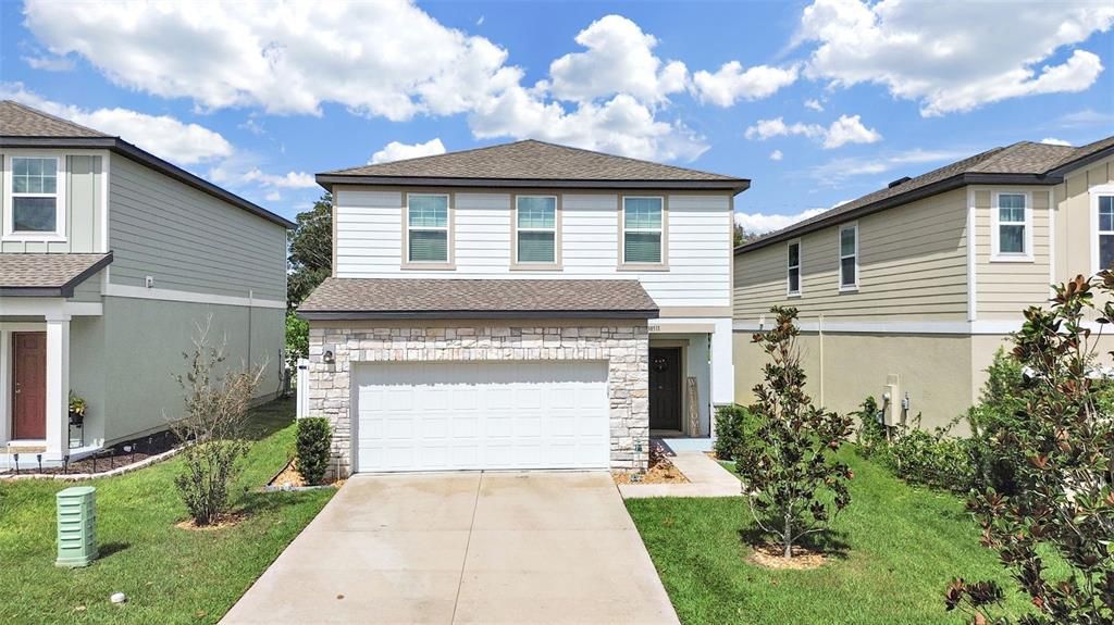 En Venta: $355,000 (4 camas, 3 baños, 2260 Pies cuadrados)