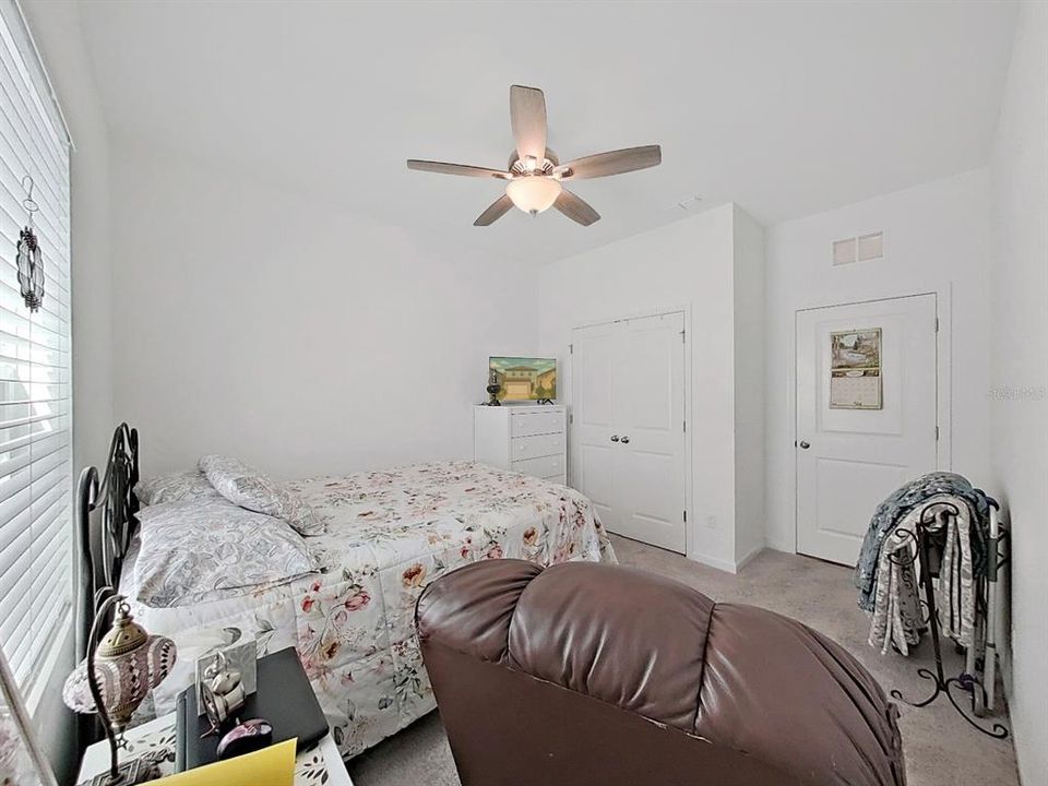 En Venta: $355,000 (4 camas, 3 baños, 2260 Pies cuadrados)