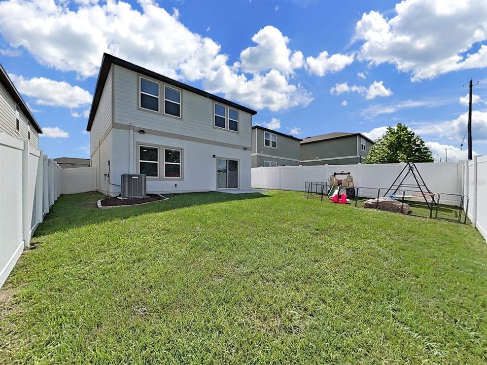 En Venta: $355,000 (4 camas, 3 baños, 2260 Pies cuadrados)