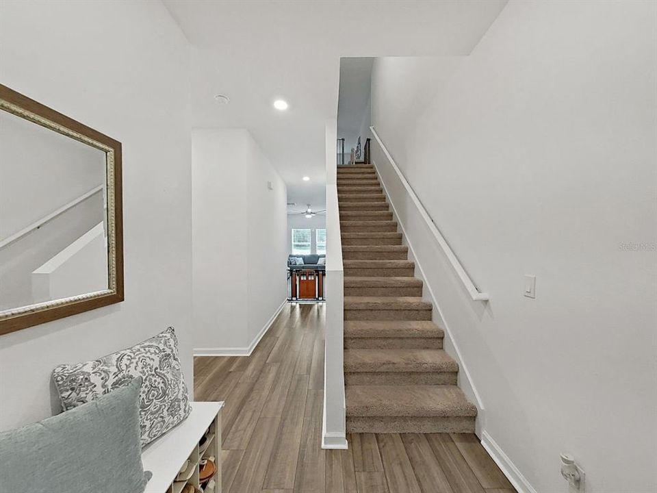 En Venta: $355,000 (4 camas, 3 baños, 2260 Pies cuadrados)