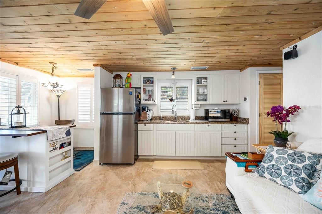 На продажу: $2,499,000 (3 спален, 3 ванн, 2169 Квадратных фут)