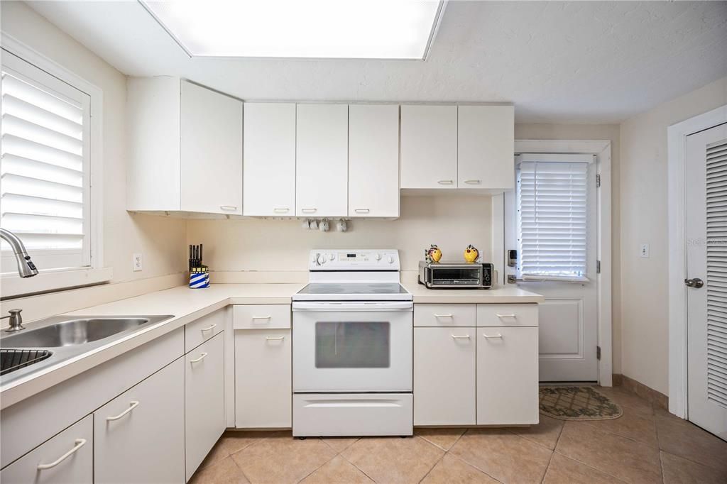 На продажу: $2,499,000 (3 спален, 3 ванн, 2169 Квадратных фут)