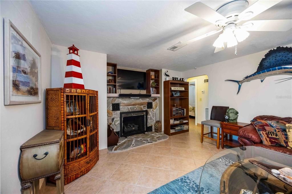 На продажу: $2,499,000 (3 спален, 3 ванн, 2169 Квадратных фут)