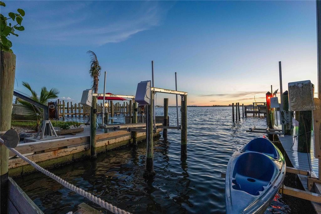 На продажу: $2,499,000 (3 спален, 3 ванн, 2169 Квадратных фут)