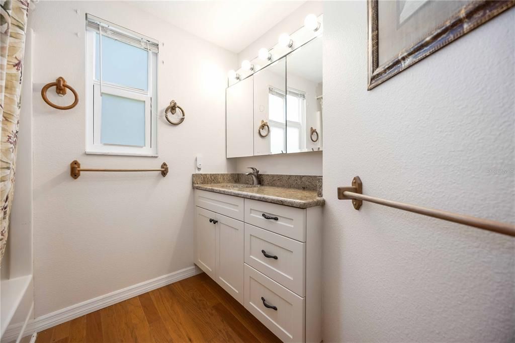 На продажу: $2,499,000 (3 спален, 3 ванн, 2169 Квадратных фут)