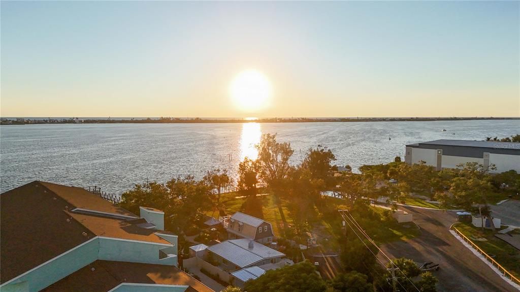 На продажу: $2,499,000 (3 спален, 3 ванн, 2169 Квадратных фут)