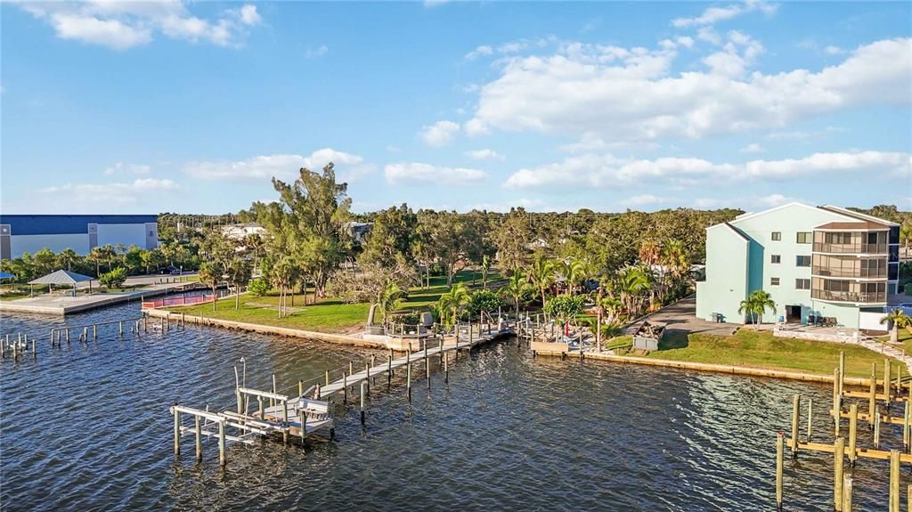 На продажу: $2,499,000 (3 спален, 3 ванн, 2169 Квадратных фут)