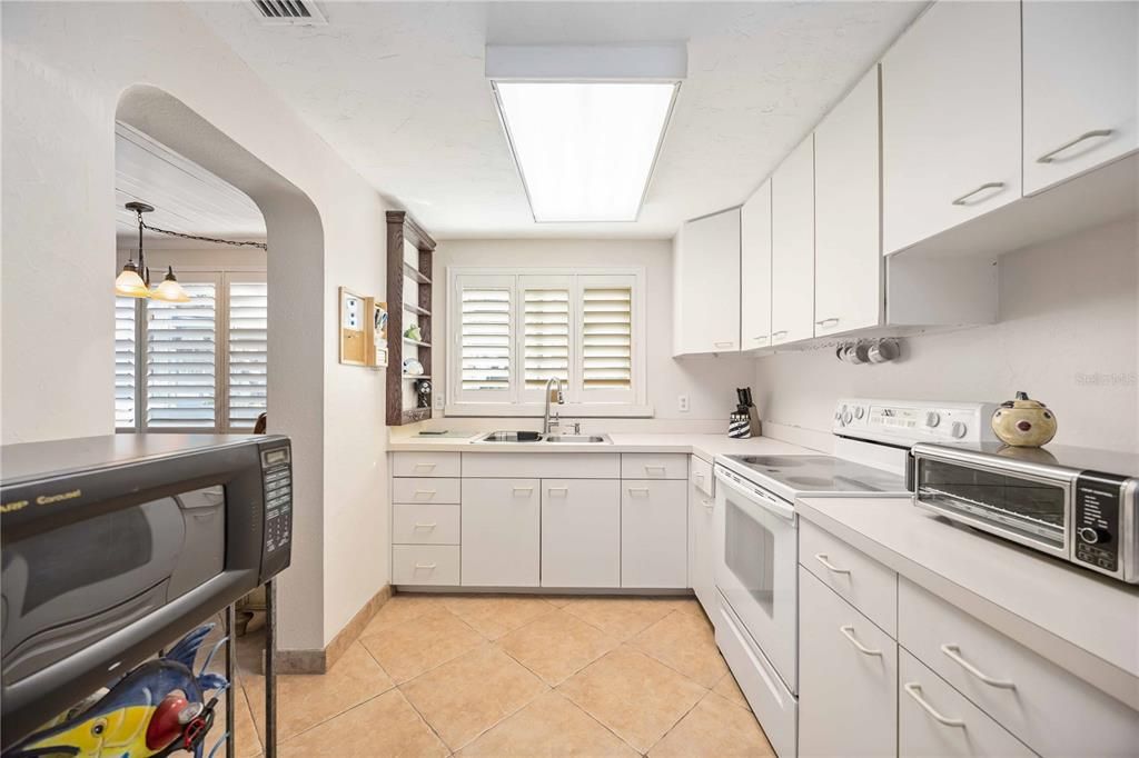 На продажу: $2,499,000 (3 спален, 3 ванн, 2169 Квадратных фут)