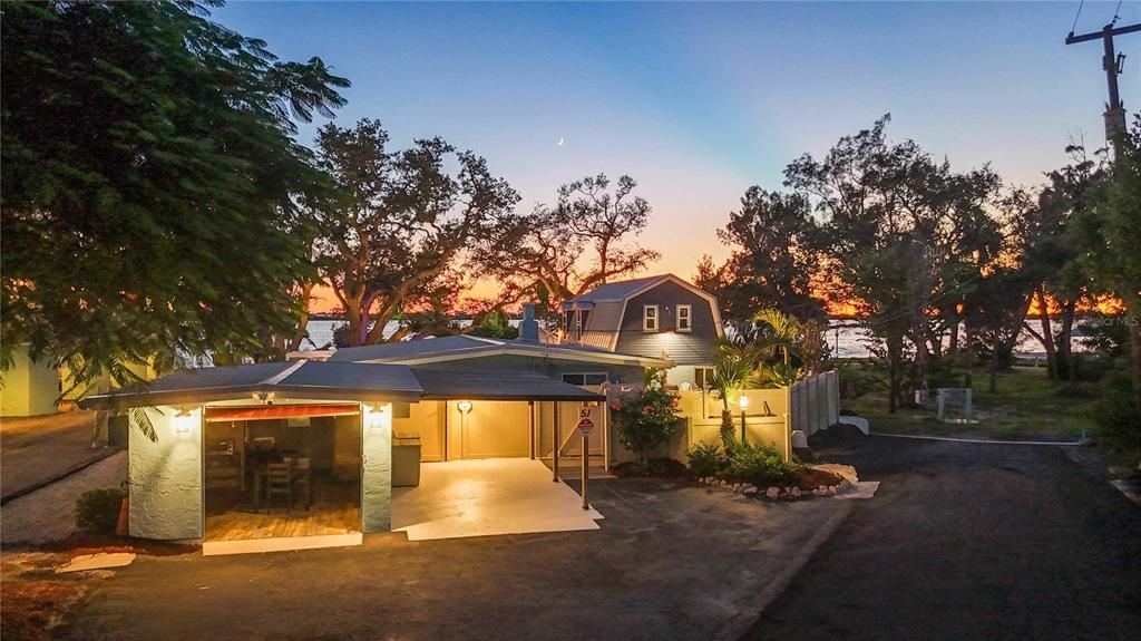 На продажу: $2,499,000 (3 спален, 3 ванн, 2169 Квадратных фут)