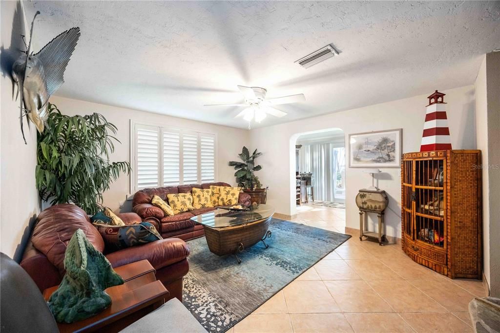 На продажу: $2,499,000 (3 спален, 3 ванн, 2169 Квадратных фут)