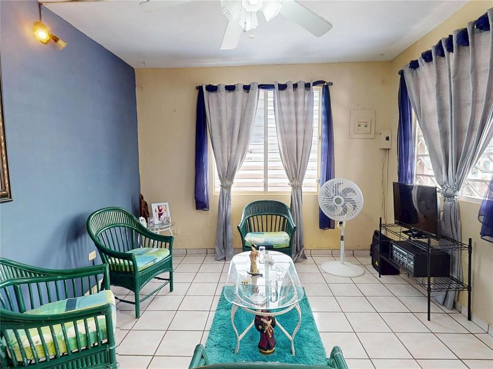 На продажу: $290,000 (5 спален, 0 ванн, 3500 Квадратных фут)