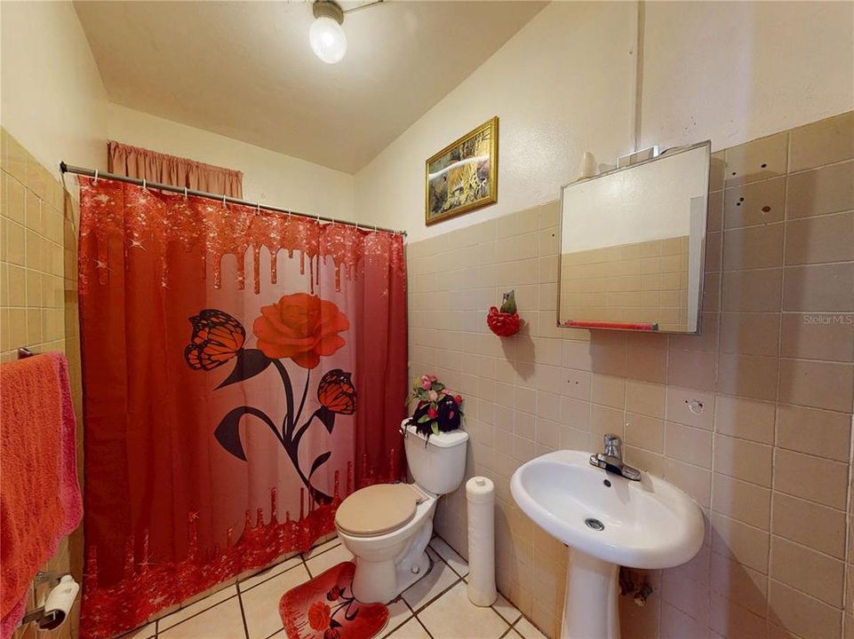 На продажу: $290,000 (5 спален, 0 ванн, 3500 Квадратных фут)