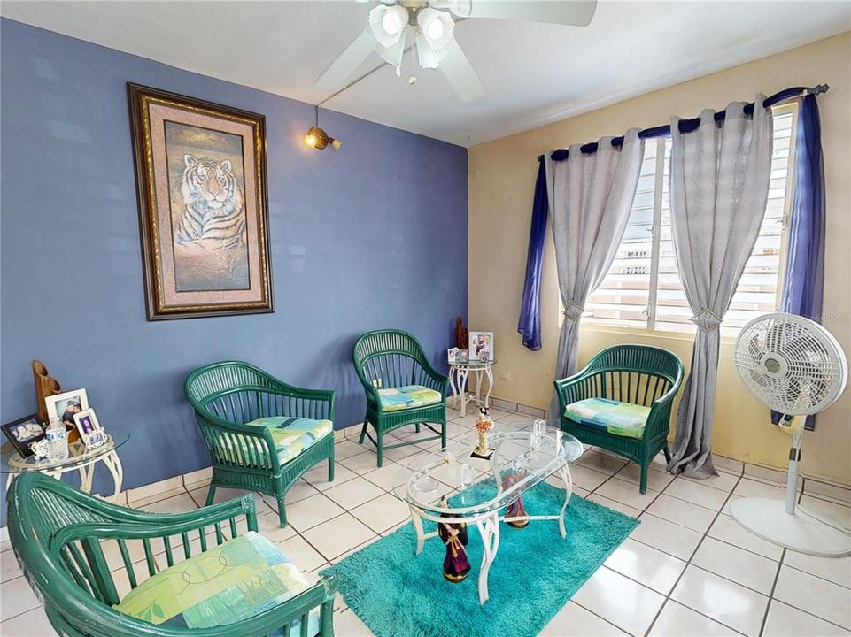 На продажу: $290,000 (5 спален, 0 ванн, 3500 Квадратных фут)