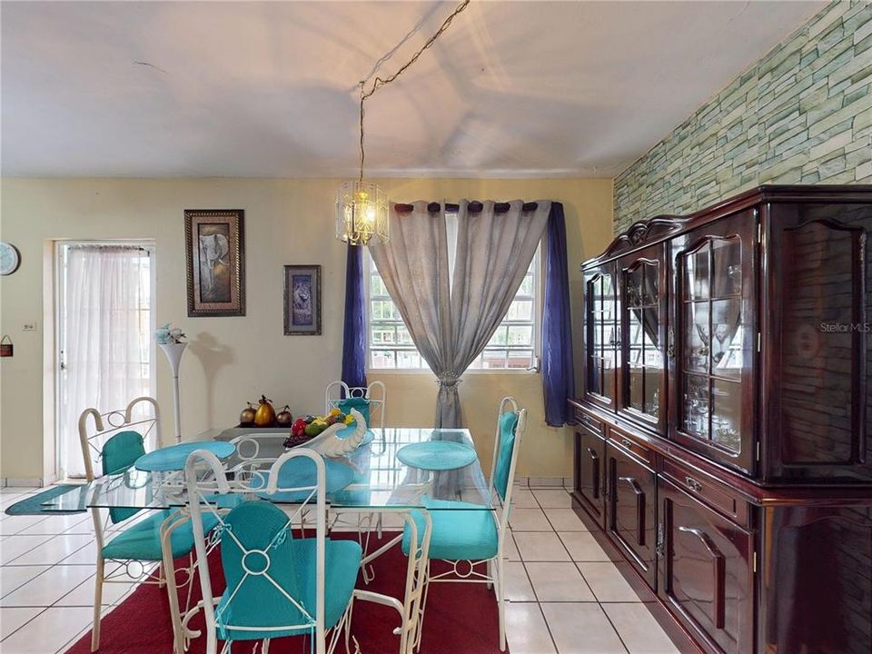 На продажу: $290,000 (5 спален, 0 ванн, 3500 Квадратных фут)