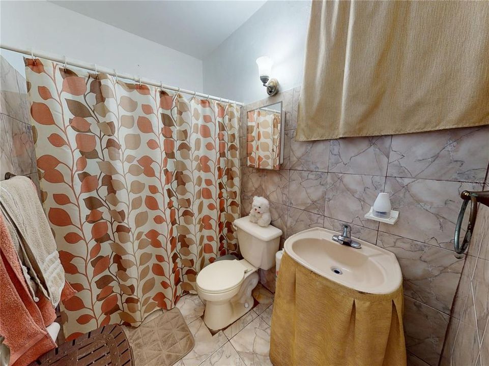 На продажу: $290,000 (5 спален, 0 ванн, 3500 Квадратных фут)