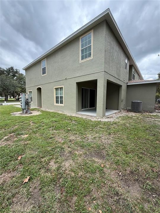 Active With Contract: $1,800 (3 beds, 2 baths, 1598 Square Feet)