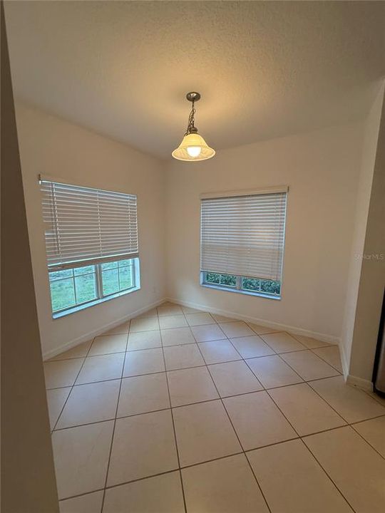 Active With Contract: $1,800 (3 beds, 2 baths, 1598 Square Feet)