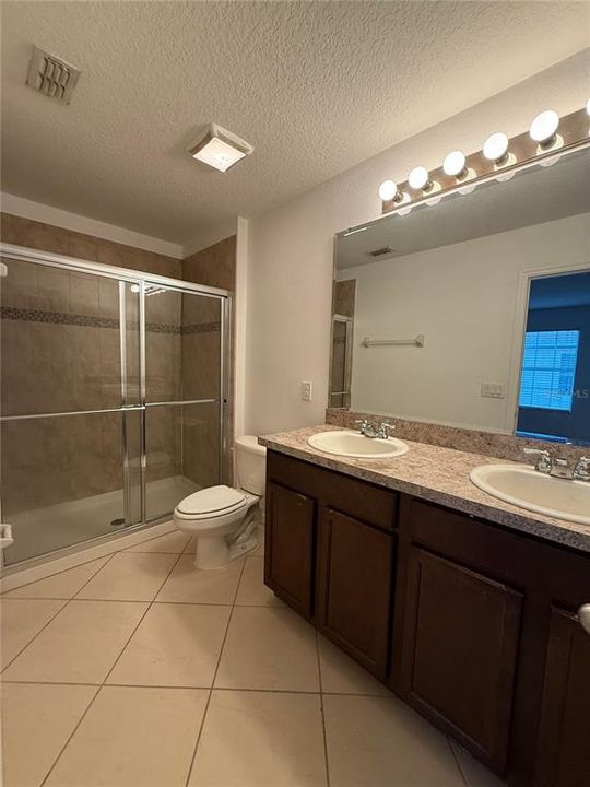 Active With Contract: $1,800 (3 beds, 2 baths, 1598 Square Feet)
