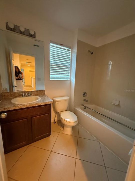 Active With Contract: $1,800 (3 beds, 2 baths, 1598 Square Feet)