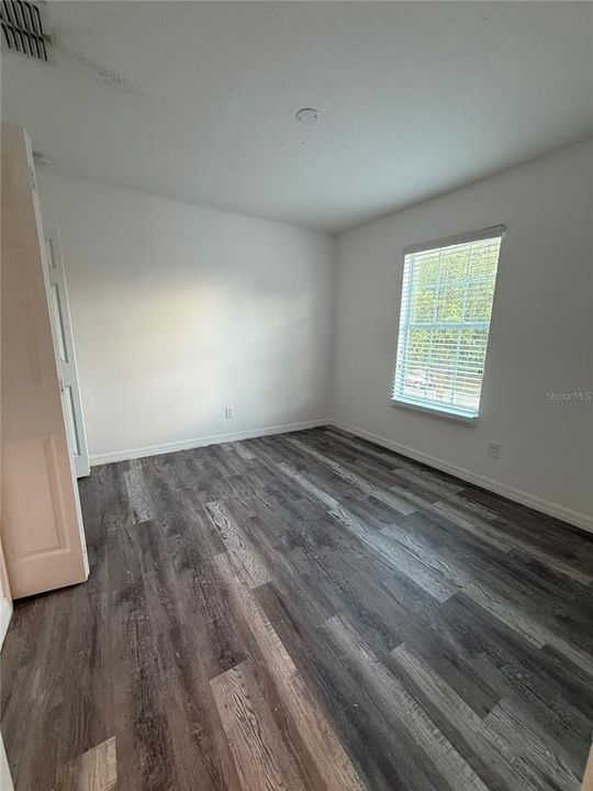 Active With Contract: $1,800 (3 beds, 2 baths, 1598 Square Feet)