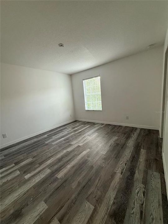 Active With Contract: $1,800 (3 beds, 2 baths, 1598 Square Feet)