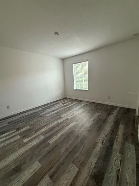 Active With Contract: $1,800 (3 beds, 2 baths, 1598 Square Feet)