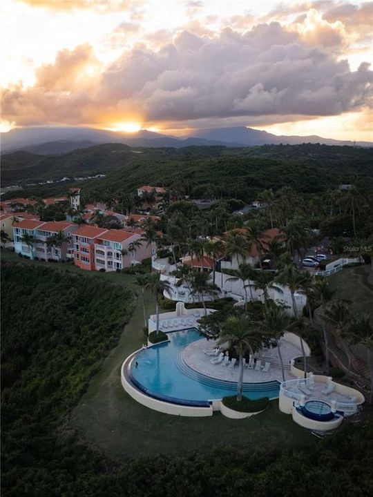 На продажу: $1,500,000 (2 спален, 2 ванн, 1900 Квадратных фут)