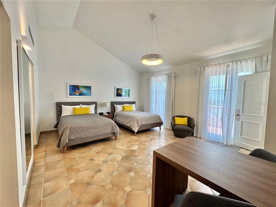 На продажу: $1,500,000 (2 спален, 2 ванн, 1900 Квадратных фут)